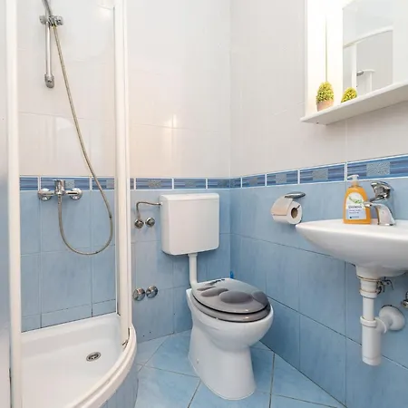 Buskulic Anamarija 2 By Interhome Vir