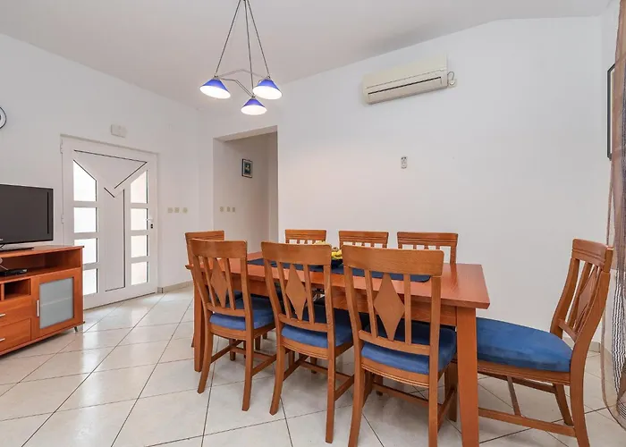 Buskulic Anamarija 2 By Interhome Vir
