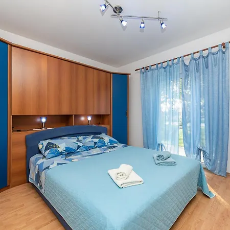 Apartman Buskulic Anamarija 2 By Interhome Vir