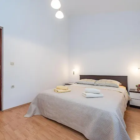 Buskulic Anamarija 2 By Interhome Apartmán