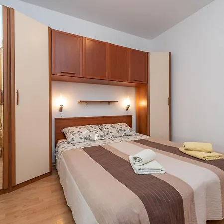 Buskulic Anamarija 2 By Interhome Apartmán Vir